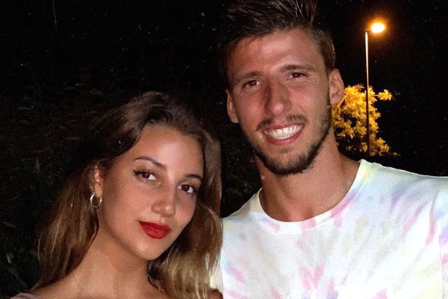 Tình cũ của Ruben Dias "đá xéo" bạn gái mới Maya Jama trong bài hát đầy ẩn ý