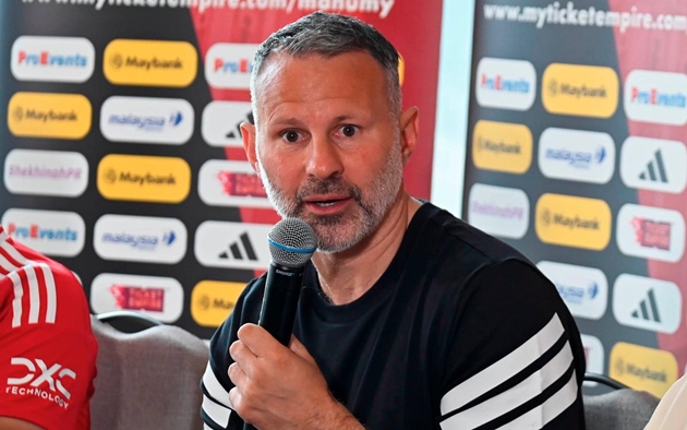 Không cần cơ bắp, chỉ cần đam mê: Ryan Giggs nhắn gửi cầu thủ Đông Nam Á