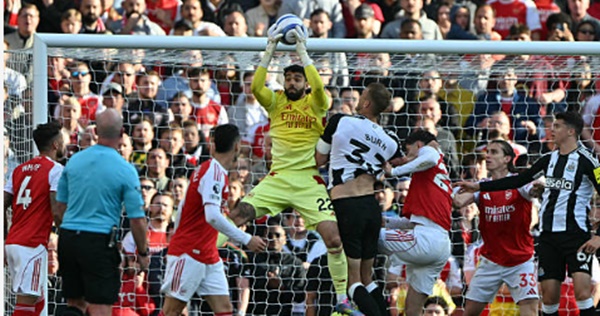Raya vững chãi, Rice tỏa sáng: Song tấu định đoạt chiến thắng Arsenal