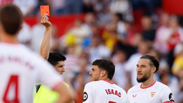 Sevilla 0-2 Real Madrid: Hai thẻ đỏ và đẳng cấp ngôi sao