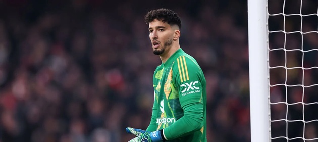 Bayindir tìm đường rời Old Trafford, Besiktas gửi đề nghị khiến MU cân nhắc