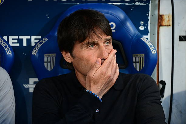 Học trò cũ Pedro giúp Conte giữ lợi thế.