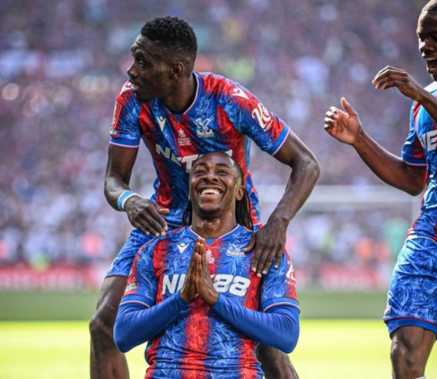 Eze tỏa sáng ở FA Cup.