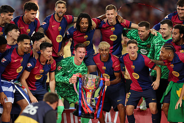 Hansi Flick có đổi chiến thuật để Barca giữ vững đỉnh cao?