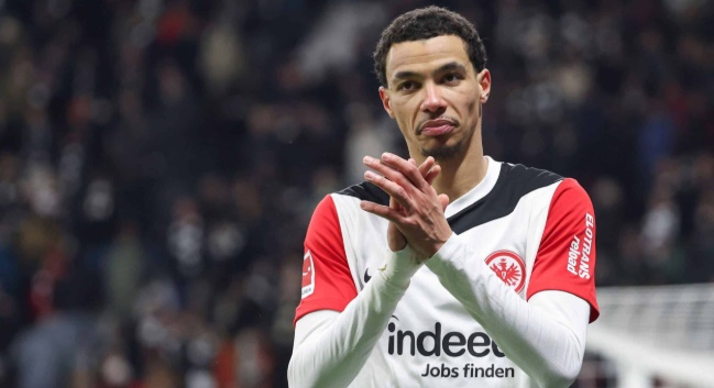 So sánh Hugo Ekitike và Alexander Isak: Đâu là mảnh ghép lý tưởng cho hàng công Liverpool?
