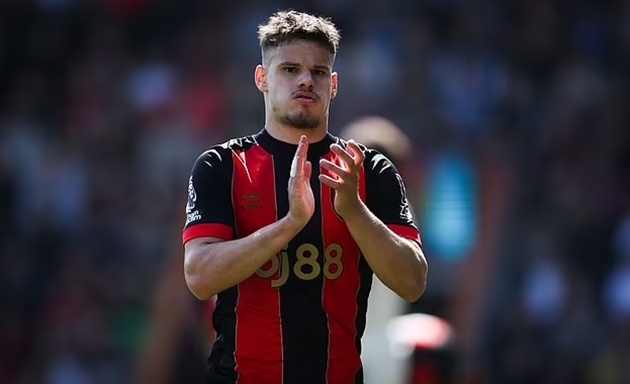 Man City gây áp lực lên Liverpool trong thương vụ Milos Kerkez