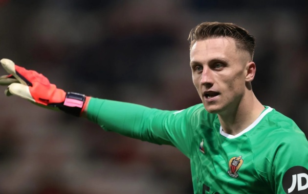 Chelsea tìm giải pháp thủ môn với Marcin Bulka