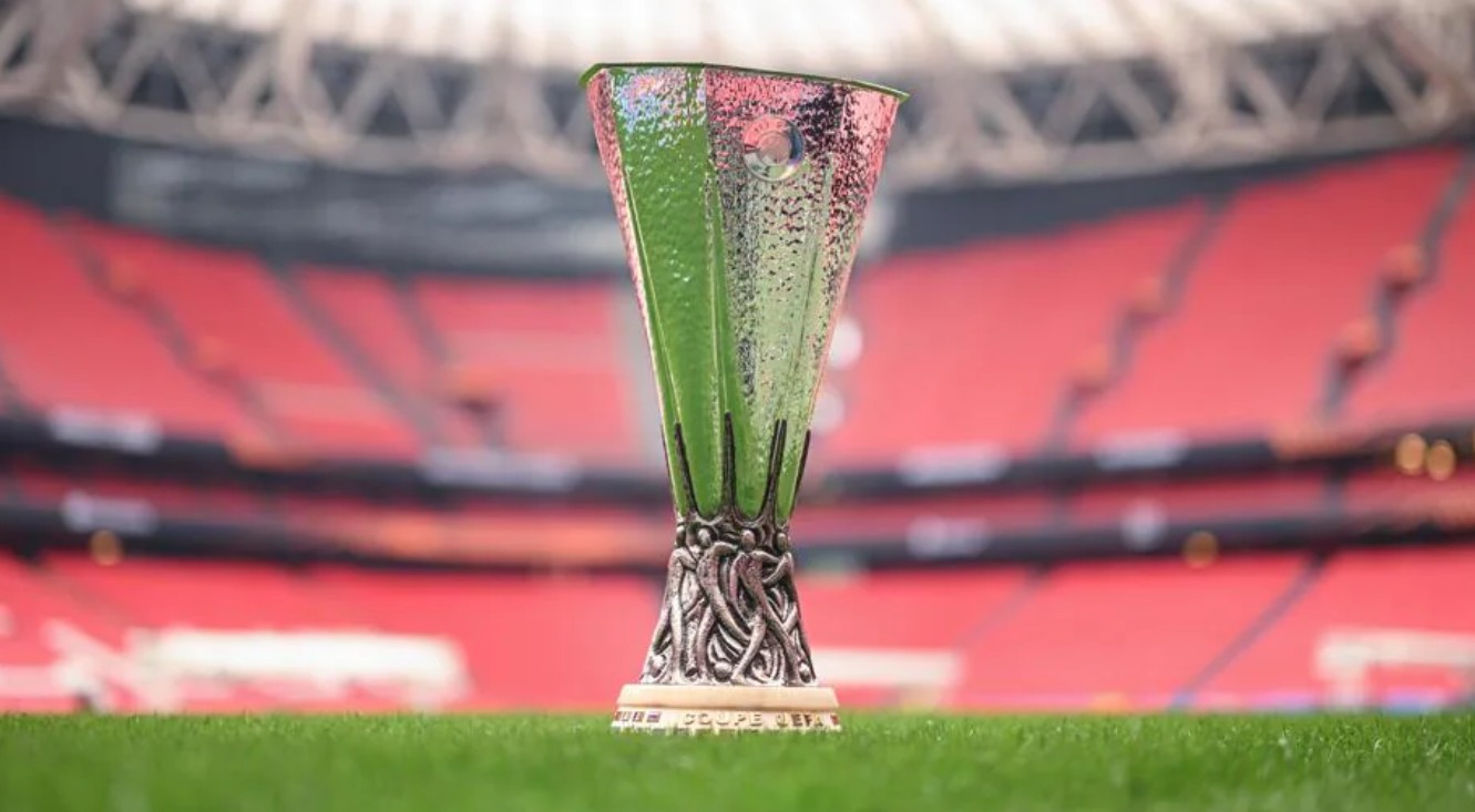 Bạo loạn nổ ra giữa CĐV MU và Tottenham trước chung kết Europa League