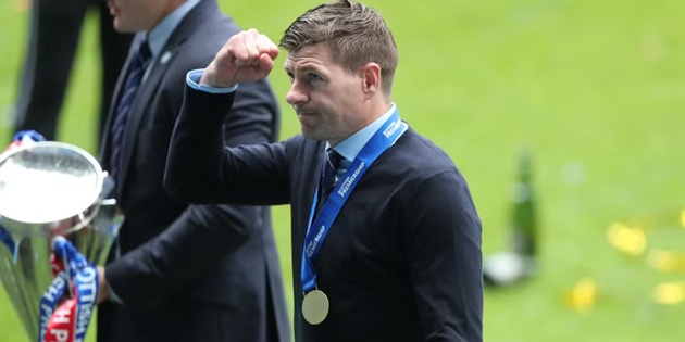 Rangers tìm HLV mới, Steven Gerrard trở lại?