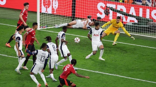 Tottenham vô địch nhờ hàng thủ thép của Postecoglou