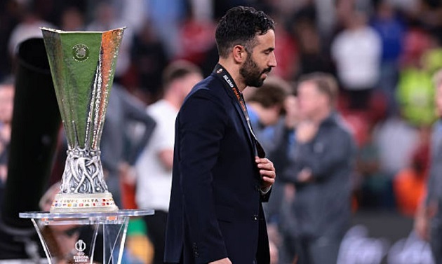 Những quyết định gây tranh cãi của Amorim ở chung kết Europa League