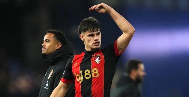 Kerkez lọt vào tầm ngắm của Liverpool