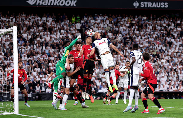 Tottenham lại một lần nữa đánh bại Man United.