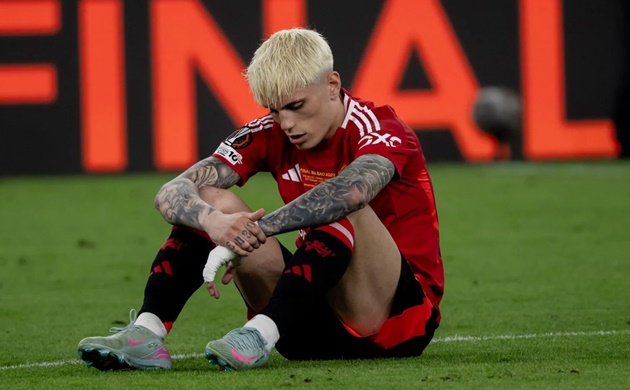 Mối quan hệ căng thẳng với Amorim đẩy Garnacho gần cửa rời Man Utd