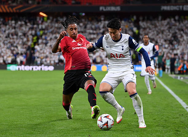 Yoro gây ấn tượng trước Tottenham.