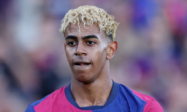 Barca giữ chân hàng loạt trụ cột, tạo nền móng cho kỷ nguyên Flick