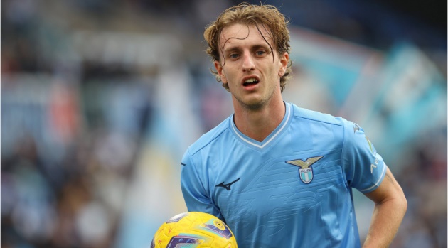 Liverpool, Aston Villa dồn ép Rovella, Lazio lo mất trụ cột