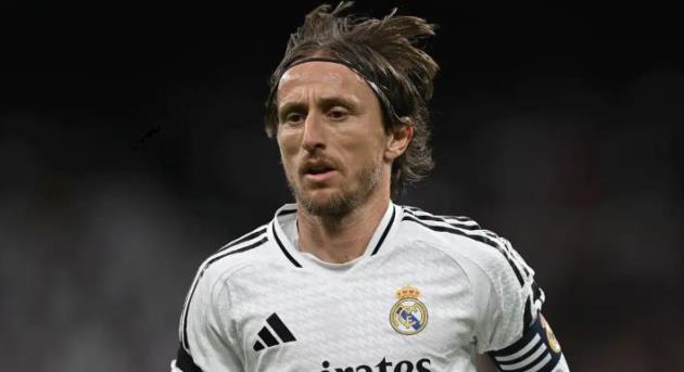 Modric bị từ chối gia hạn, HLV Croatia tiết lộ sự bất ngờ