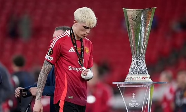 Bất mãn sau chung kết, Garnacho cân nhắc rời Man Utd hè này