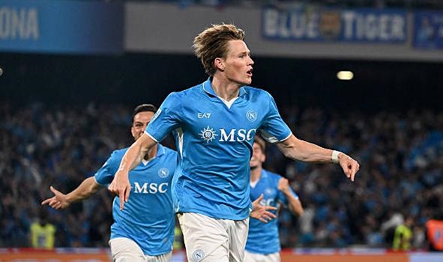 Scott McTominay đưa Napoli đến chức vô địch Serie A.