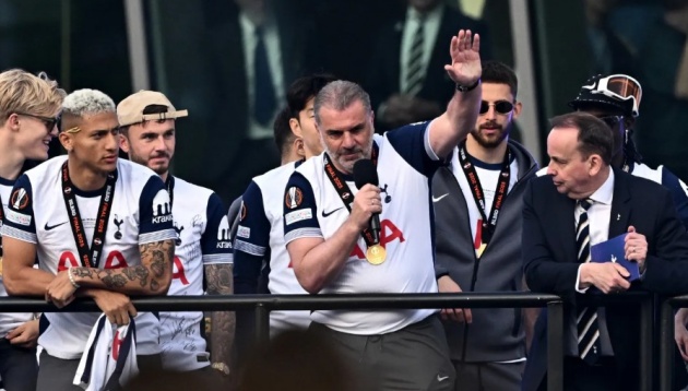 Tottenham diễu hành mừng Europa League, Postecoglou được kỳ vọng ở lại