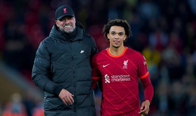 Klopp bảo vệ Alexander-Arnold sau tiếng la ó tại Liverpool