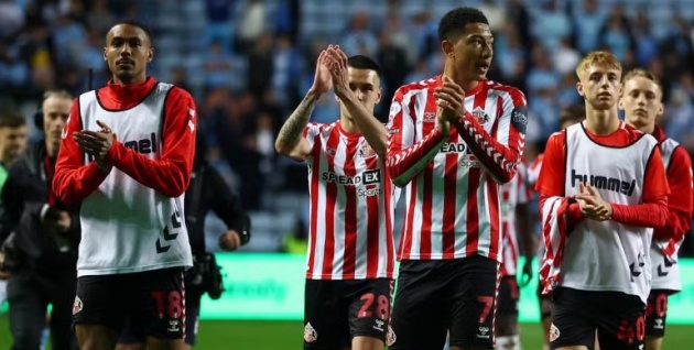 Tiền vệ người Anh trong màu áo Sunderland.