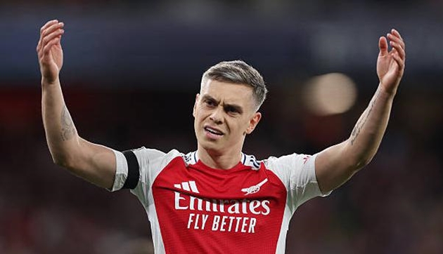 Leandro Trossard vẫn hữu dụng với Arsenal.