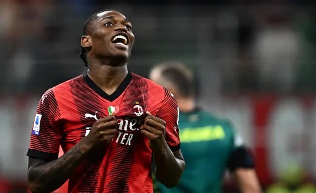 Leao được Arsenal liên hệ, Milan có thể buộc bán ngôi sao