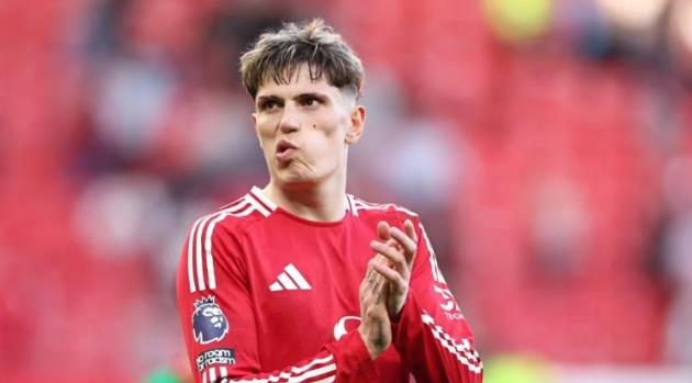 Garnacho liên hệ Arsenal sau khi bị HLV Amorim loại đội hình chính