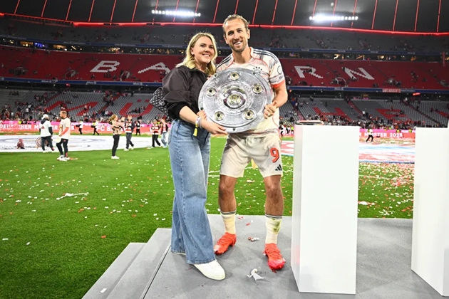 Harry Kane hy vọng sẽ có thêm danh hiệu sau chức vô địch Bundesliga.