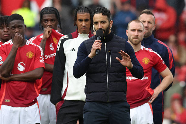Amorim xin lỗi người hâm mộ, cam kết vực dậy Man United