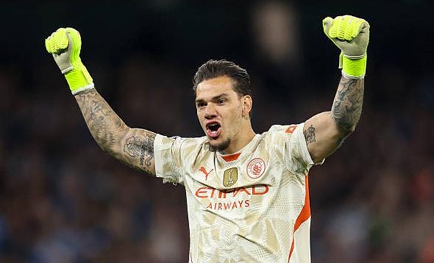 Sự xuất sắc của Ederson giúp Man City giành vé dự Champions League
