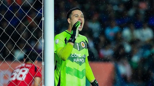 Nguyễn Filip nhắn nhủ người hâm mộ trước thềm derby Thủ đô