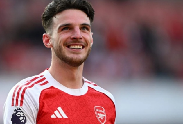 Peter Crouch chọn Declan Rice là cầu thủ nổi bật nhất Arsenal 2024/25