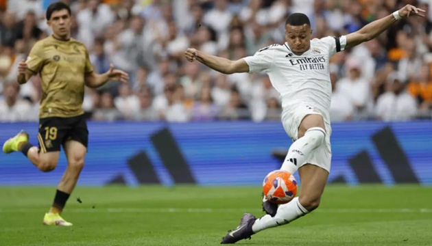 Xabi Alonso phải khiến những cái tôi như Kylian Mbappe phải tâm phục, khẩu phục.