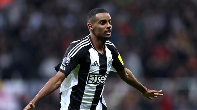Isak giúp Newcastle dự Champions League