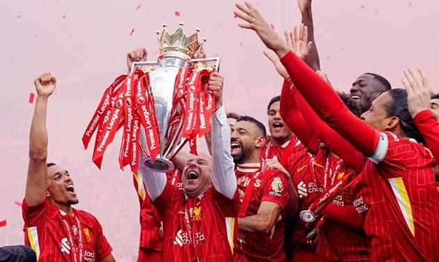 Liverpool thu hơn 230 triệu USD, phá kỷ lục Ngoại hạng Anh