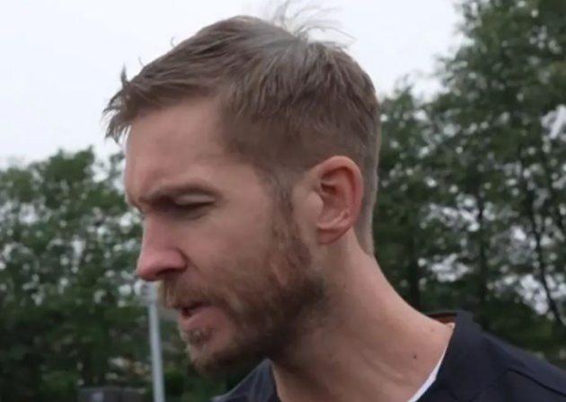 Điểm nhấn bất ngờ trong lễ diễu hành năm nay là sự xuất hiện của DJ nổi tiếng Calvin Harris – người từng tham gia cùng đội trong lễ mừng cú đúp cúp Quốc nội năm 2022.