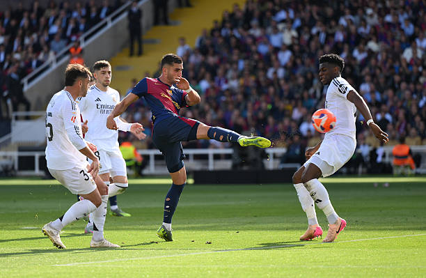 Barca phá kỷ lục doanh thu ở trận El Clasico tại Montjuic