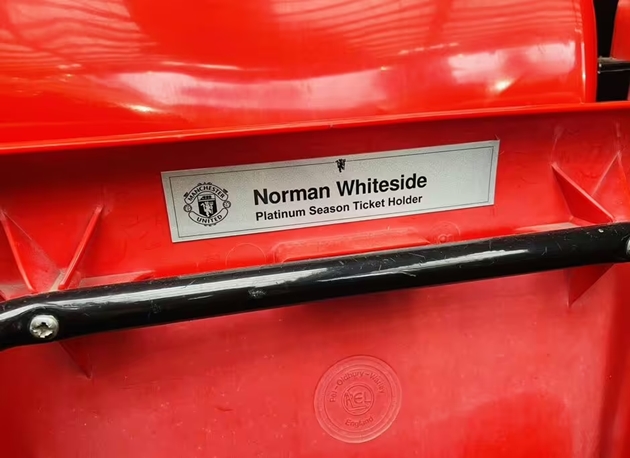 Norman Whiteside không gia hạn vé mùa sau 28 năm.