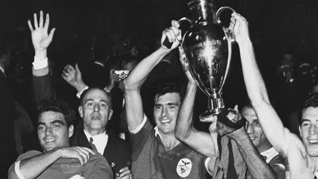 Benfica kết thúc kỷ nguyên thống trị của Real Madrid bằng chức vô địch mùa 1960-61.