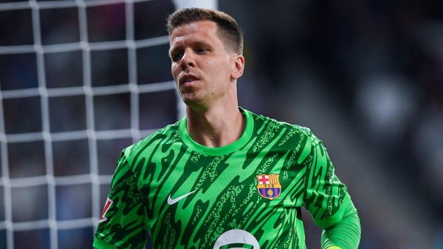 Thủ thành người Ba Lan sẽ tiếp tục gắn bó với Barca.