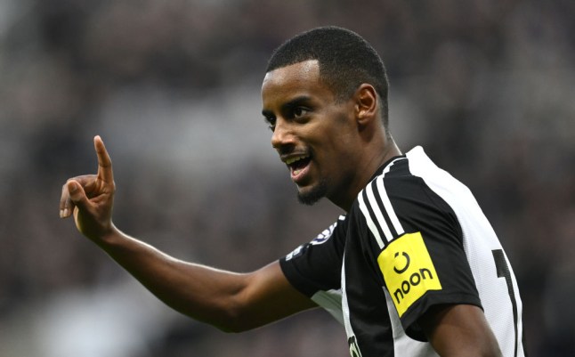 Shearer tin rằng Isak vẫn sẽ ở lại Newcastle.