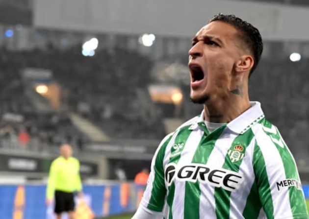 Antony là ngòi nổ trên hàng công Betis.