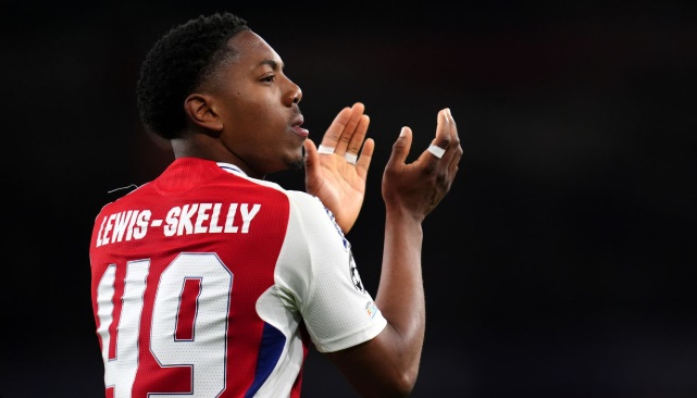 Tài năng trẻ Arsenal lọt vào tầm ngắm Real Madrid.