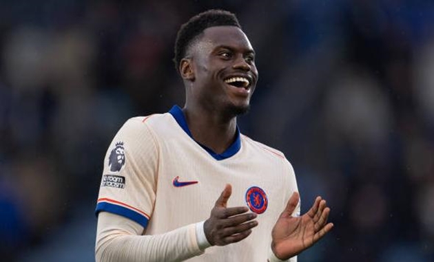 Marseille đặt Benoit Badiashile vào tầm ngắm.