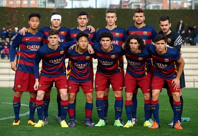 Cucurella từng chơi cho các đội trẻ Barcelona.