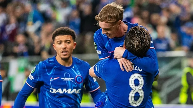 Palmer mở nút thắt cho Chelsea.