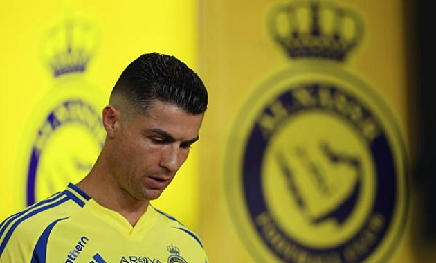 NÓNG! Ronaldo chuẩn bị rời Al Nassr